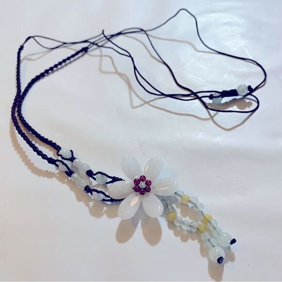 White Jade Flower Necklace on Adj Cord 22” Gorgeous Boho Festival - Picture 4 of 4